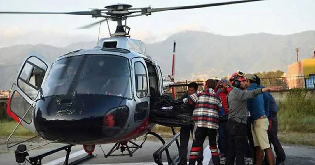 กู้ภัยเนปาลนำศพนักปีนเขาเกาหลีใต้ ลงจากยอดเขากูร์จา