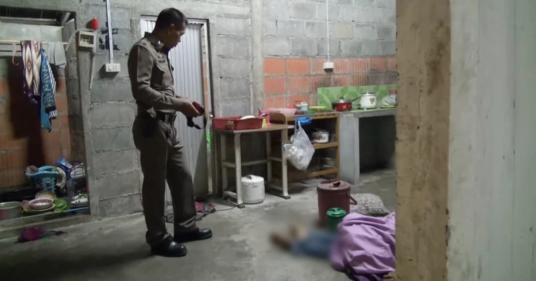 สลด! น้องชายป่วยทางจิต เชือดคอพี่ชายดับคาบ้าน จ.สงขลา