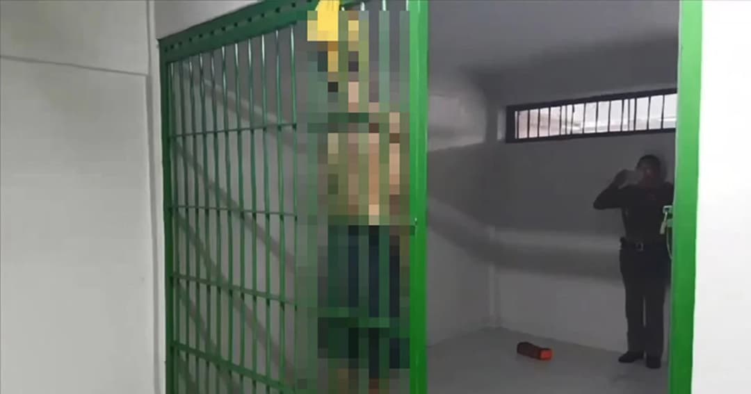 หนุ่มใหญ่เครียด ถอดเสื้อผูกคอดับ คาห้องขังโรงพัก