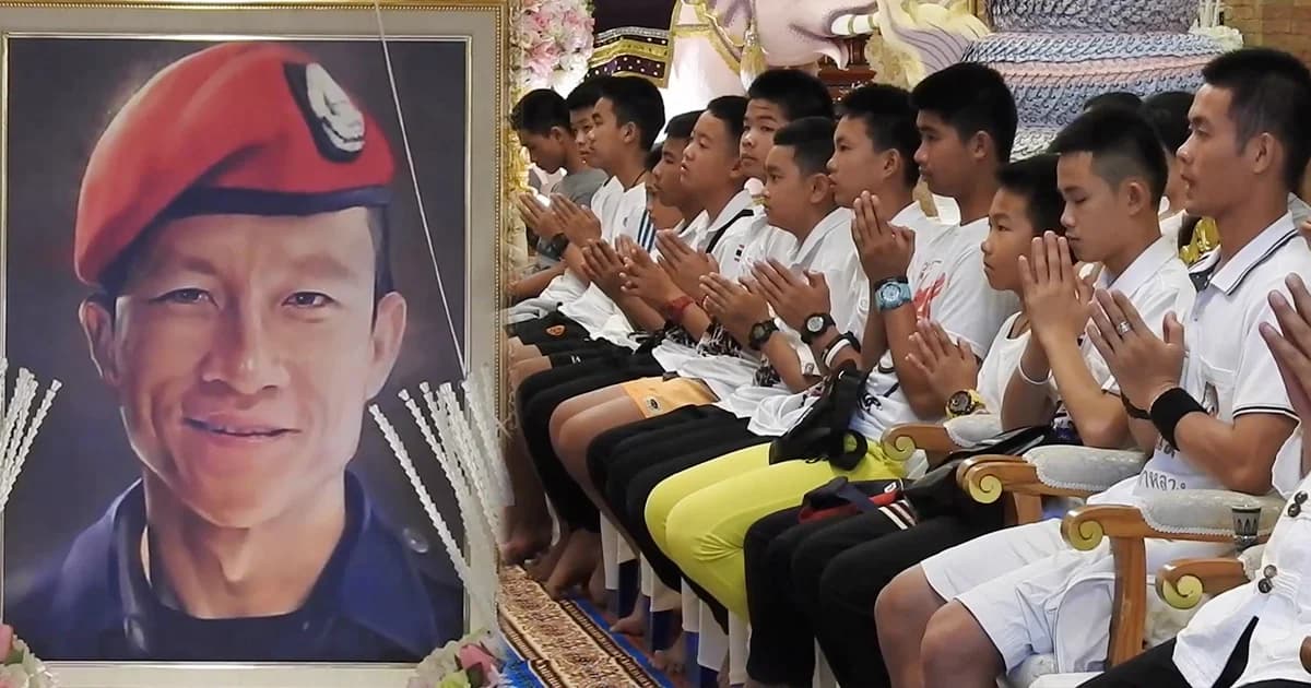 13 หมูป่า ทำบุญครบ 100 วัน อุทิศส่วนกุศลให้ ‘จ่าแซม’