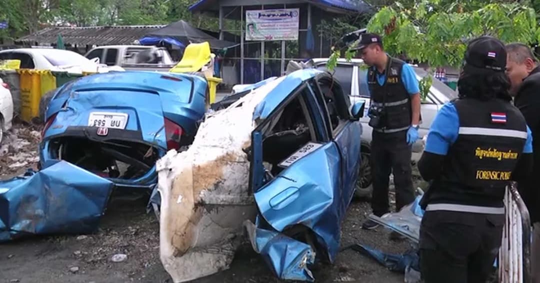 พยานยัน เก๋งชนราวสะพาน รถเละขาด 2 ท่อน ดับ 6 เพราะน้ำขังบนถนน