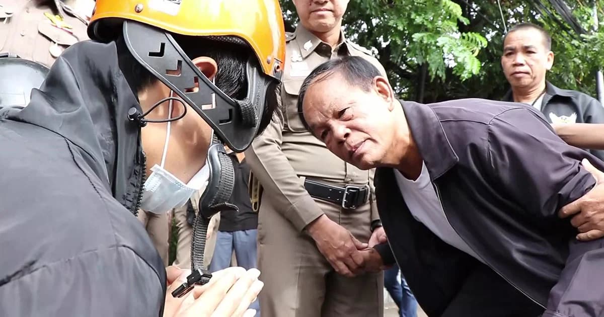 จับวัยรุ่นแทงคู่อริดับทำแผน พ่อแม่คนตายร่ำไห้ถามฆ่าลูกทำไม