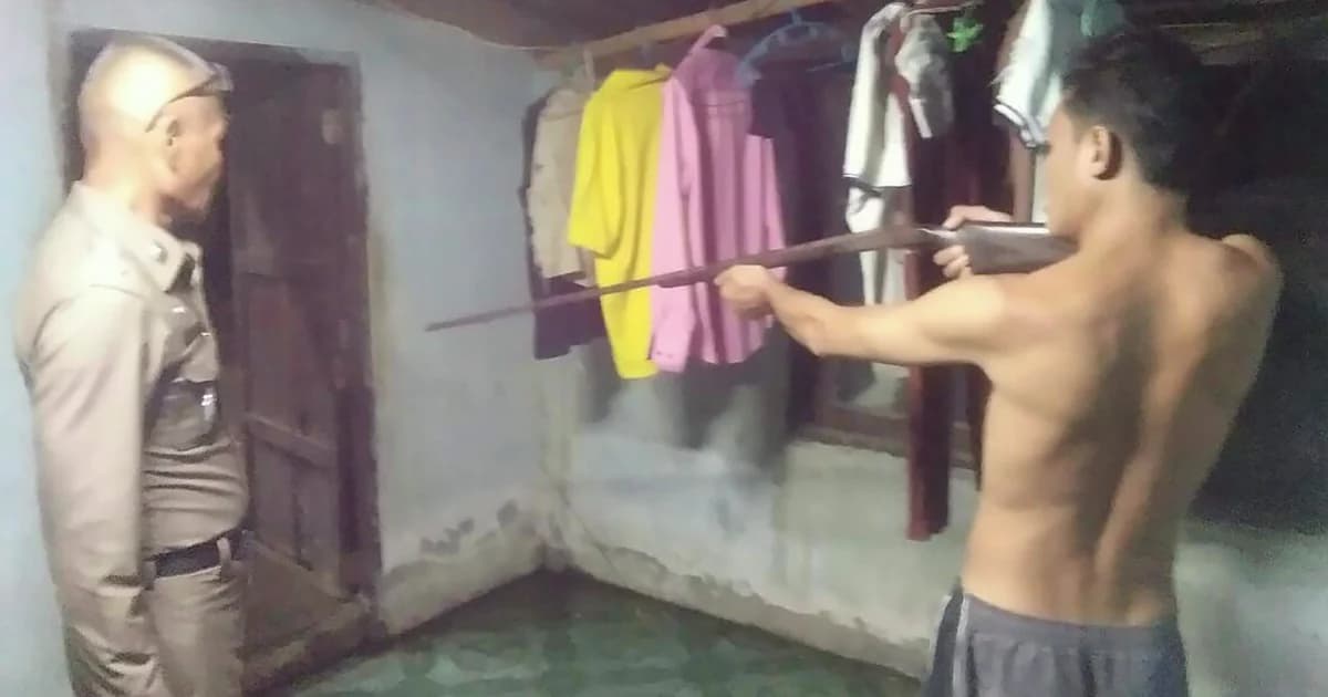 รวบหนุ่มเลือดร้อน ยิงเพื่อนบ้านดับคาวงเหล้า ปมขอยืมโทรศัพท์