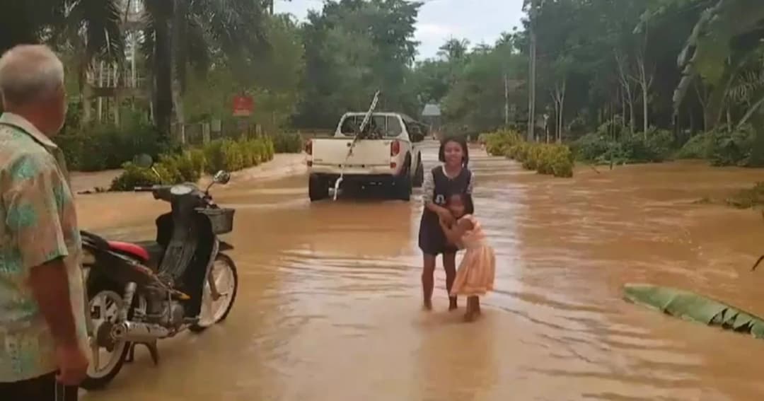 กระบี่-ตรัง-สงขลา ฝนตกหนักน้ำท่วมหลายพื้นที่ เตือนเฝ้าระวังใกล้ชิด