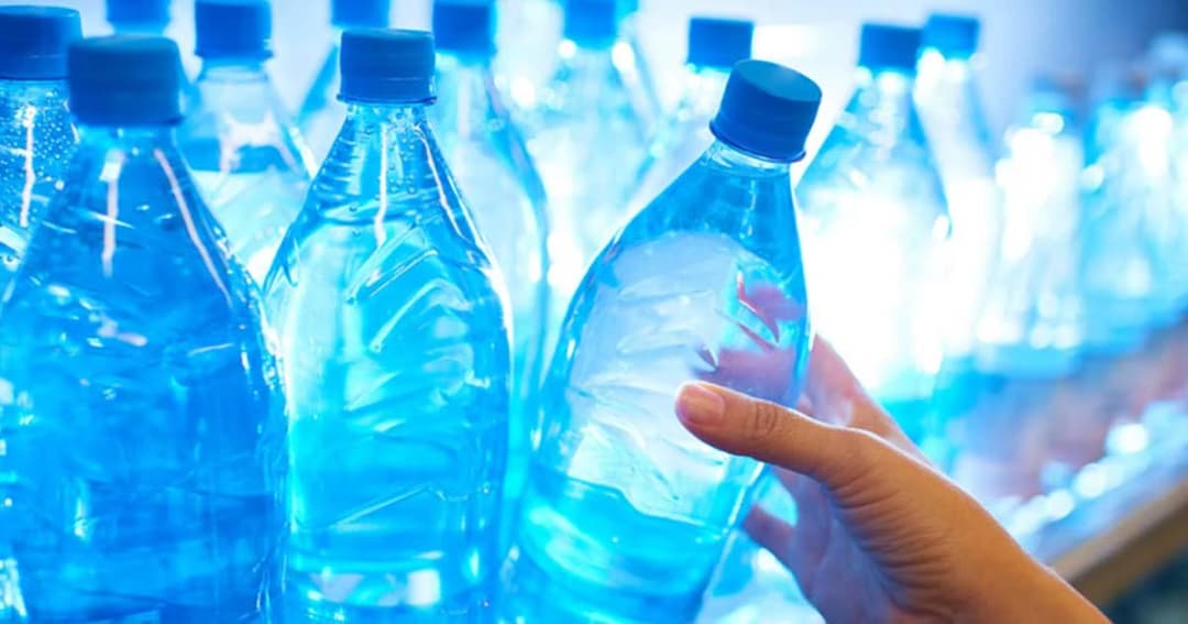 พบ ‘ไมโครพลาสติก’ ปะปนในร่างกายมนุษย์ จากบรรจุภัณฑ์อาหาร-น้ำดื่ม