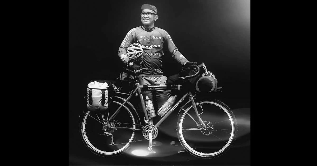 รถตู้ฝ่าไฟแดง ชนนักปั่นจักรยานฟิลิปปินส์ดับระหว่างแข่งในไทย ยังจับไม่ได้