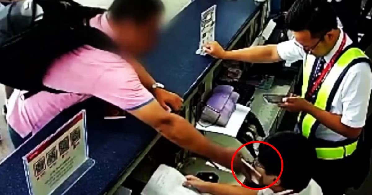 หนุ่มเอามือถือตบหน้า จนท. สนามบิน หลังเที่ยวบินถูกยกเลิก
