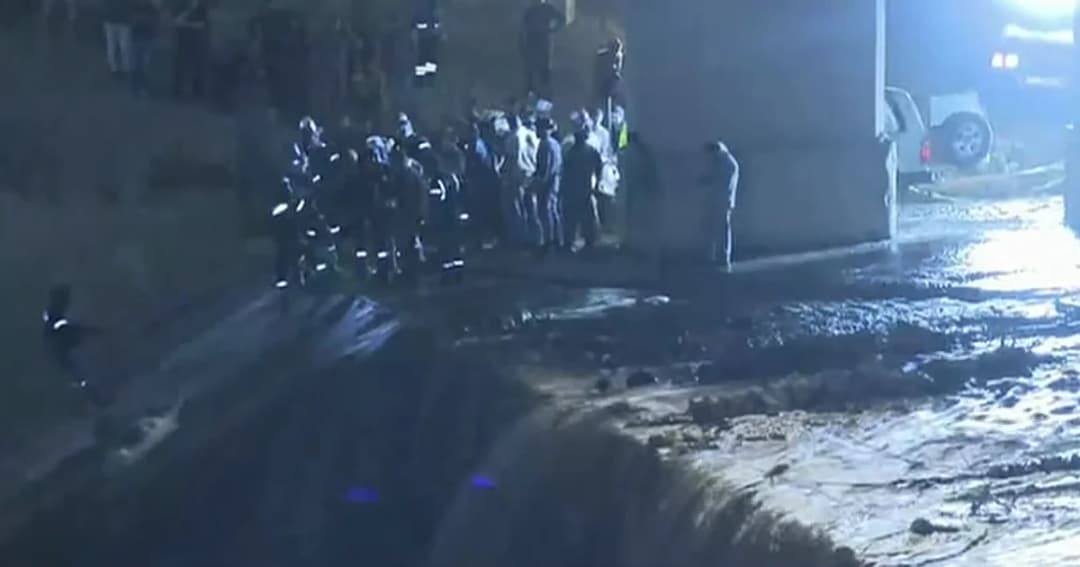 ‘จอร์แดน’ น้ำท่วมฉับพลัน ซัดรถโรงเรียนจมหาย ดับอย่างน้อย 18 ราย