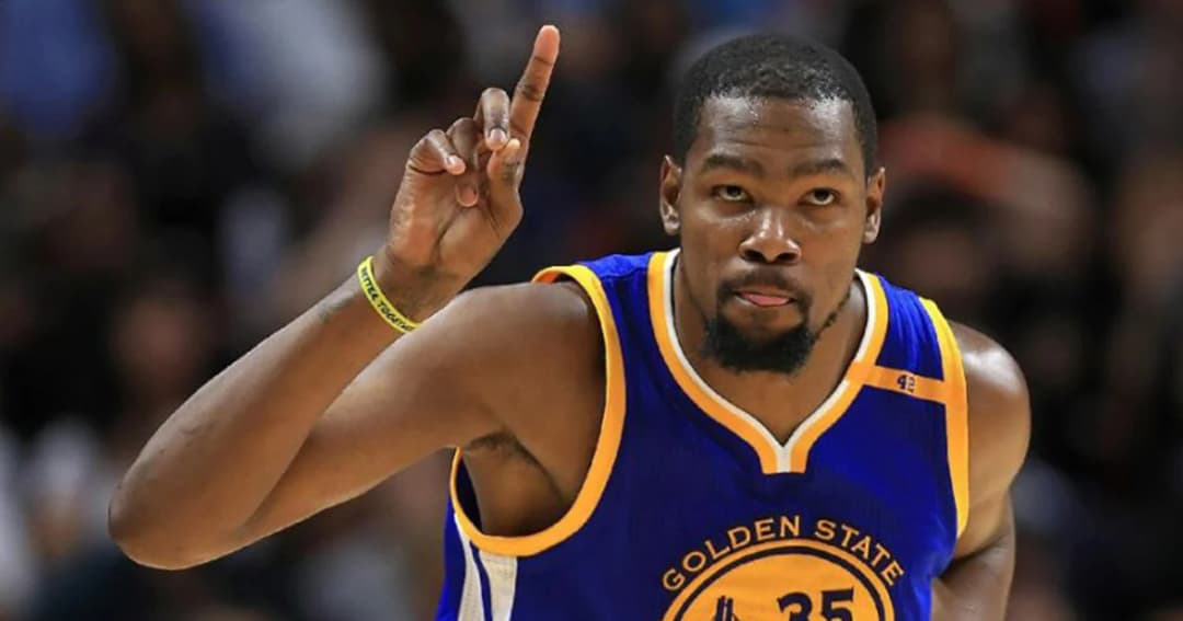 ขอบคุณตัวเองก็มี ! รวมเหตุการณ์คนดังลืมสลับแอคเค้านท์ ก่อนถูกจับโป๊ะแตก