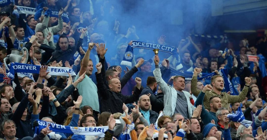 แฟนบอลเลสเตอร์ส่งข้อความถึง “วิชัย ศรีวัฒนประภา”