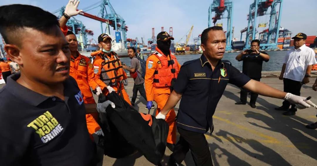 กู้ร่างผู้โดยสารแล้ว 6 ศพ เหตุเครื่องบินไลอ้อนแอร์ตกในทะเลอินโดฯ