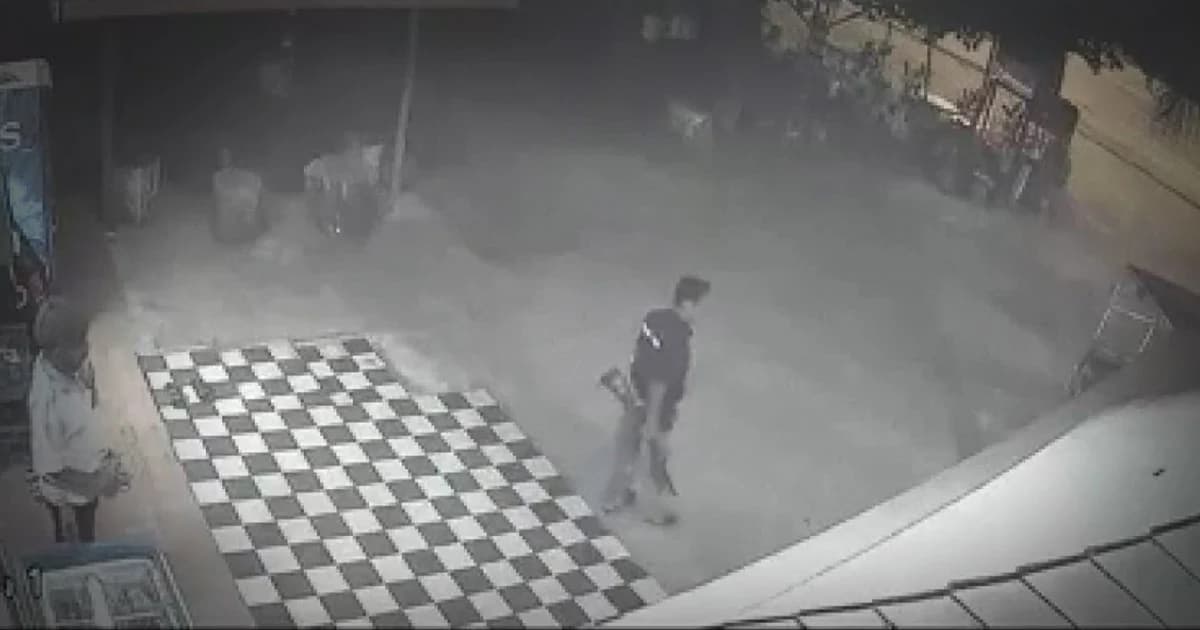 ผู้ใหญ่บ้านเมาแล้วกร่าง ควงปืนลูกซองบุกร้านชำขู่สั่งปิดร้าน