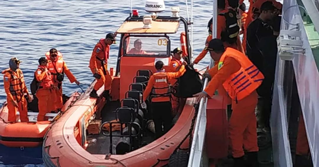 พบแล้ว 24 ศพ เหยื่อเครื่องบินตกทะเลอินโดฯ ระดม ตร. 651 นาย เร่งค้นหา