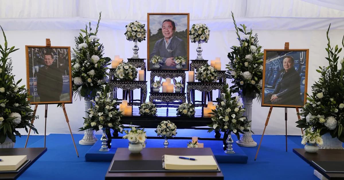 “เลสเตอร์” ทำเก้าอี้แดง ใส่ปลอกแขน-แจ๊กเก็ตดำ ไว้อาลัย “เจ้าสัววิชัย”