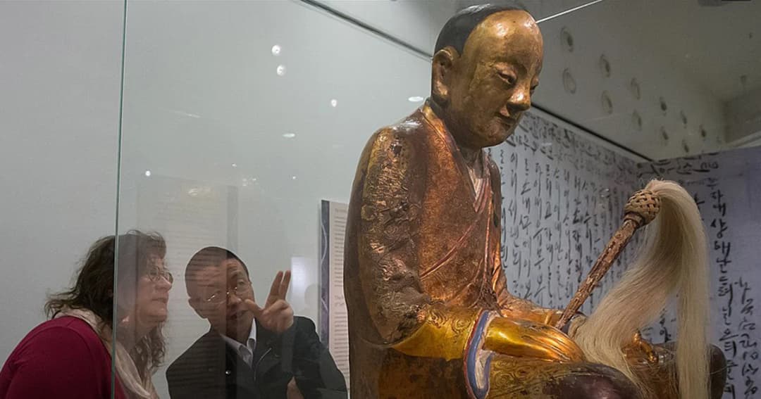 ชาวจีนขึ้นศาลที่เนเธอร์แลนด์ ทวงคืนรูปปั้นพระสงฆ์ 1,000 ปี