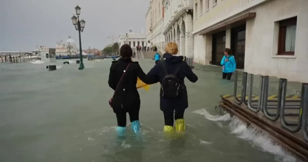 ยอดผู้เสียชีวิตจาก น้ำท่วมครั้งใหญ่ที่อิตาลีพุ่งถึง 30 ราย