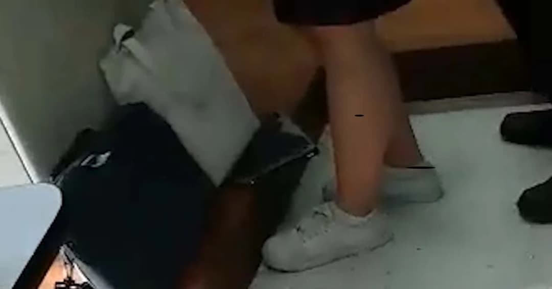 หมายจับอาจารย์ถ่ายใต้กระโปรง โทษจำคุกสูงสุด 10 ปี