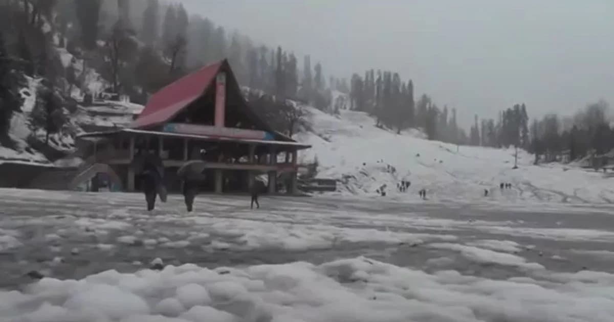 หิมะหลงฤดู ! ตกหนักทางตอนเหนือแถบเทือกเขาหิมาลัยอินเดีย