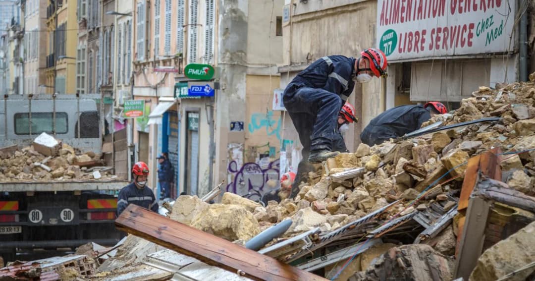 อาคารถล่มในฝรั่งเศส เจ็บอย่างน้อย 2 คน หวั่นอาคารอื่นถล่มซ้ำ