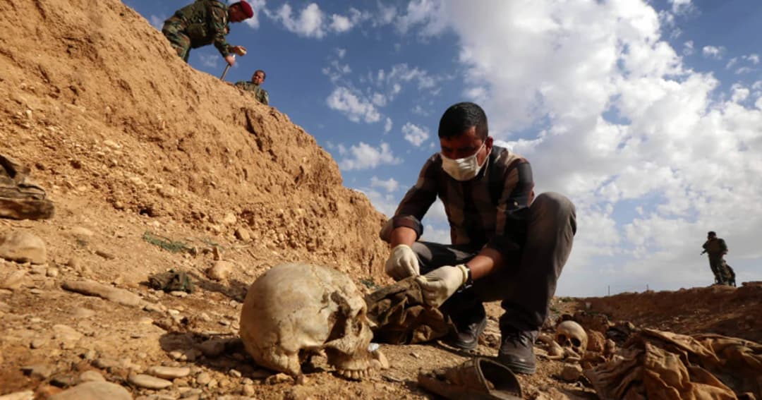 ยูเอ็นพบหลุมศพ เหยื่อสังหารหมู่กลุ่มไอเอสในอิรัก คาดถูกฝัง 12,000 ศพ