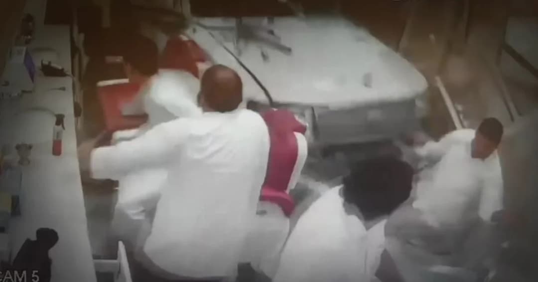 รถพุ่งชนคนในร้านตัดผมที่ซาอุฯ ดับ 1 ราย