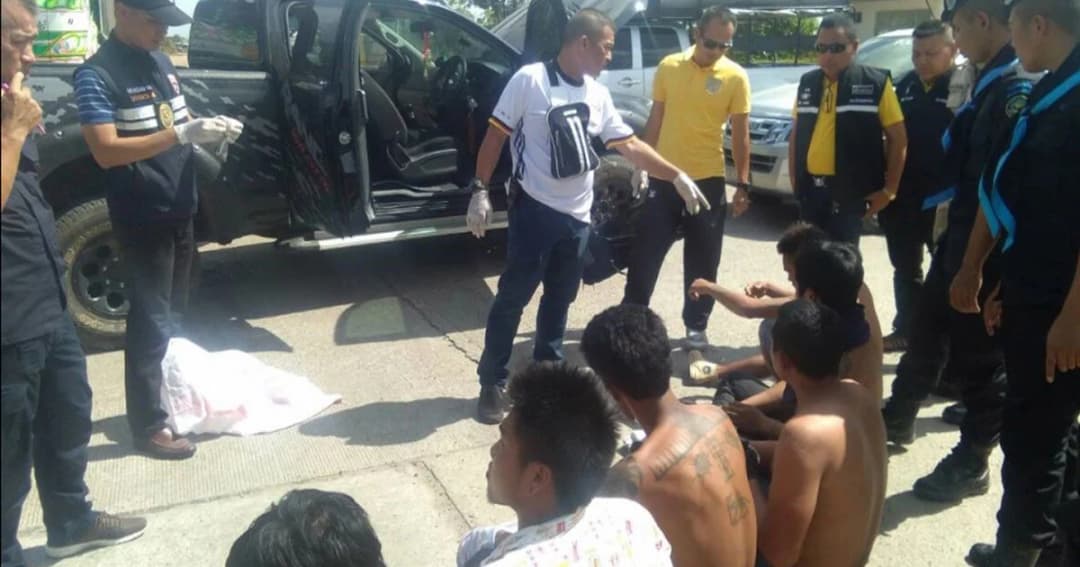 จับวัยรุ่นไทย-ลาว พร้อมปืนยาวเก็บเสียง เตรียมถล่มคู่อริหน้าด่านศุลกากรมุกดาหาร