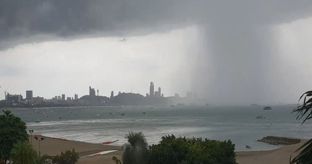 ฝนมาอีกแล้ว! เตือนฉบับที่10 ใต้ตกหนัก-หนักมาก 9-10 พ.ย.นี้ กทม.40% ของพื้นที่