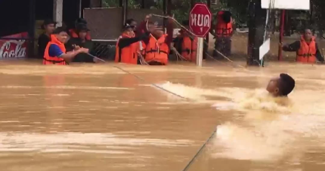 ปภ. เผยน้ำท่วมฉับพลันใต้ตอนบน จ.ประจวบฯ-ชุมพร เสียชีวิตแล้ว 2 ราย สูญหาย 1 ราย