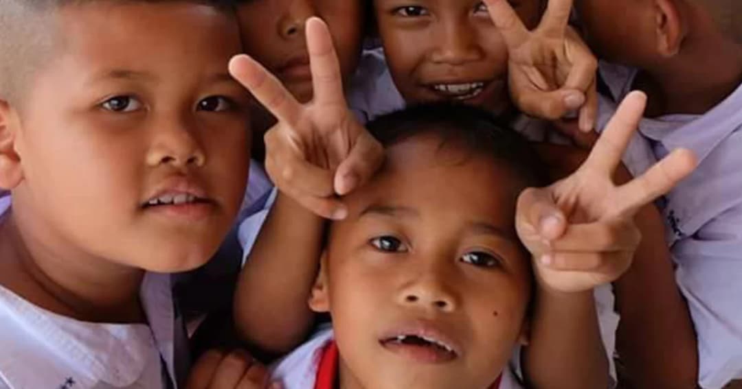 เพิ่มเงินอุดหนุนนักเรียนยากจนพิเศษ ภาคเรียนละ 800 บาท เพื่อความเสมอภาคทางการศึกษา