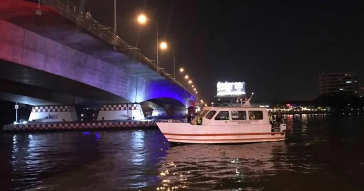 เรือด่วนเจ้าพระยาชนกัน พนง.ตกน้ำ จนท.เร่งช่วย ปลอดภัยแล้ว