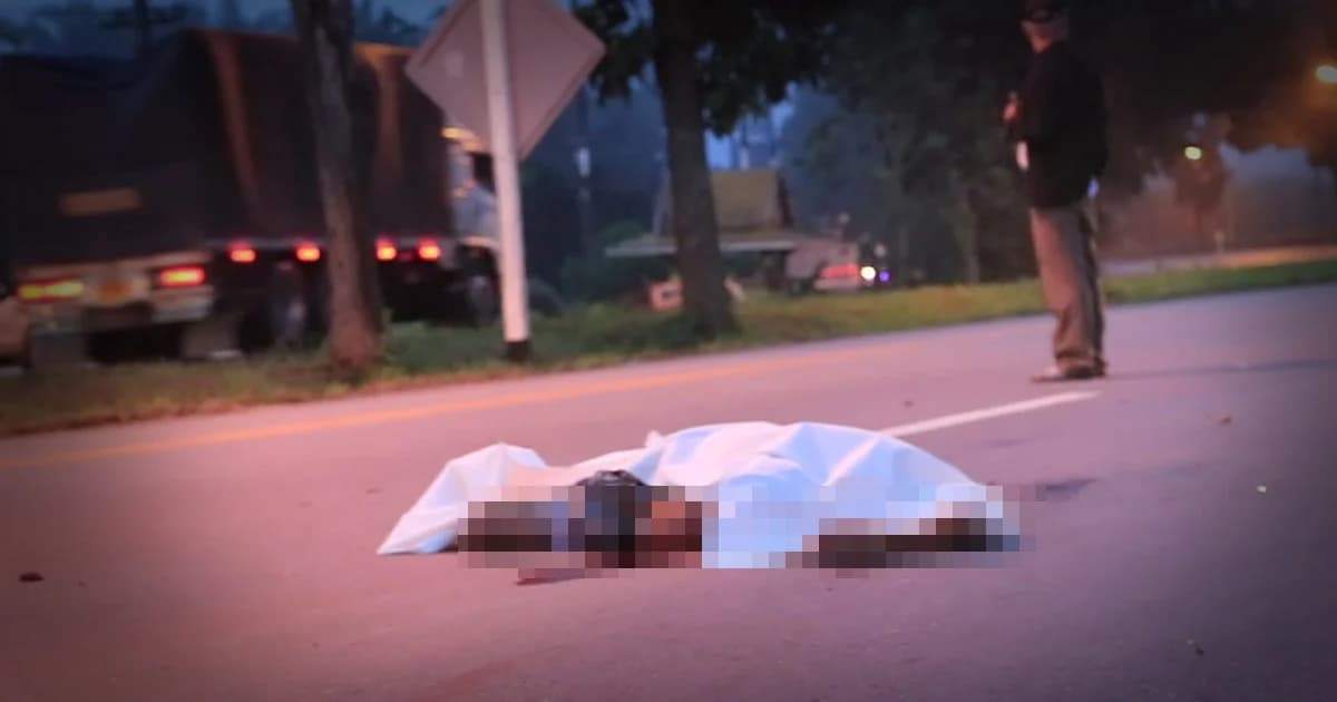 รถตู้มาลีฮวนน่า ชนทหารปั่นจักรยานก่อนเผ่นหนี