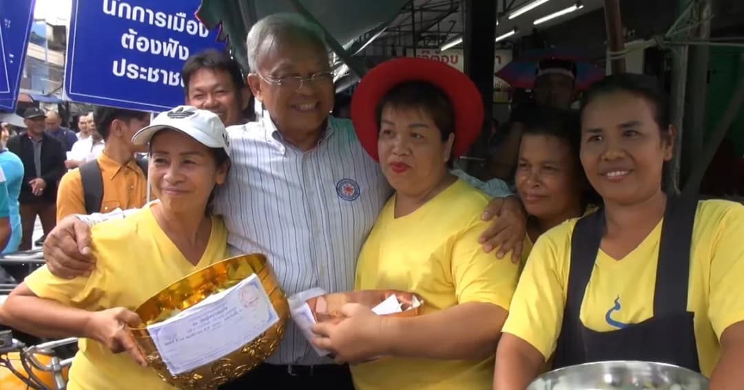 ปลื้มใจ สุเทพเดินคารวะแผ่นดินภาคใต้พี่น้องต้อนรับดี