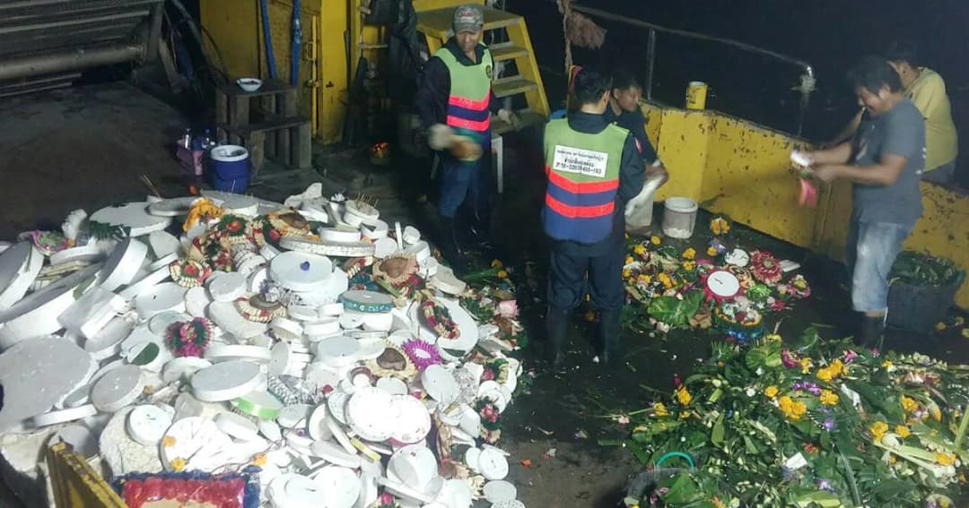 กทม. เร่งจัดเก็บขยะกระทง ก่อนนำไปกำจัดอย่างถูกวิธี