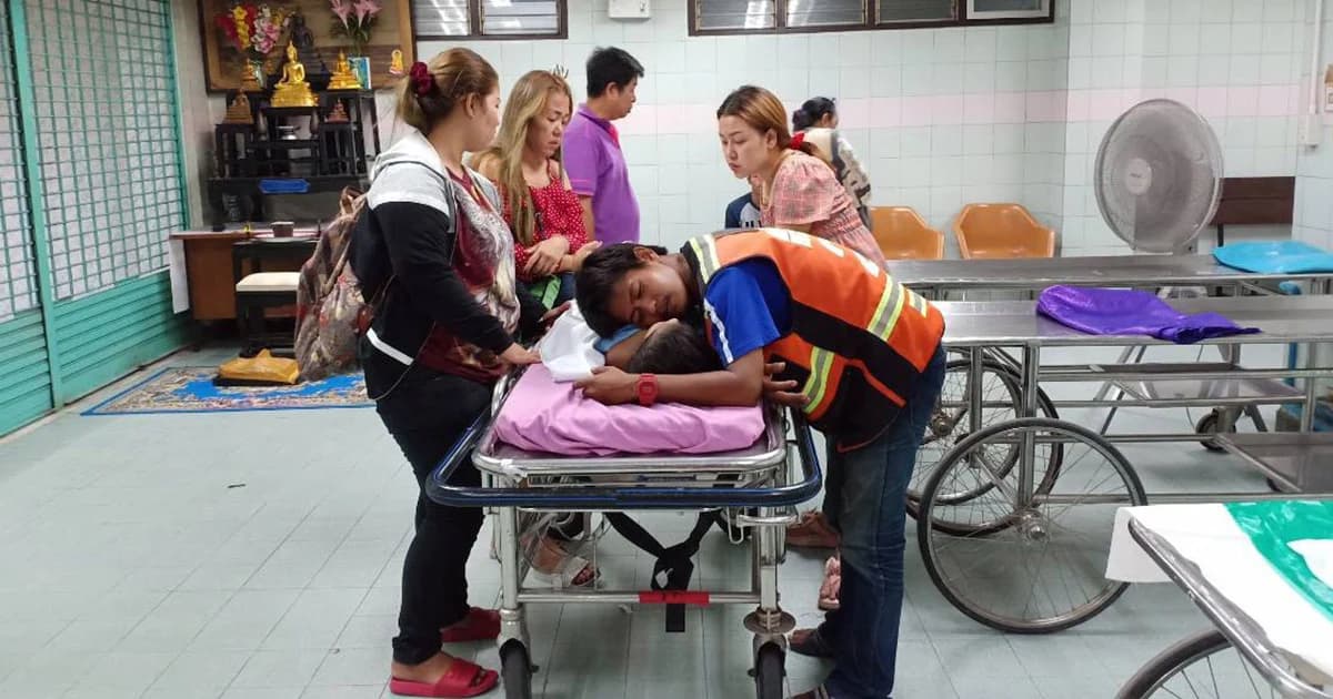 สลด! พ่อร่ำไห้กอดศพลูกสาว 2 ขวบ พลัดตกคลองเสียชีวิต