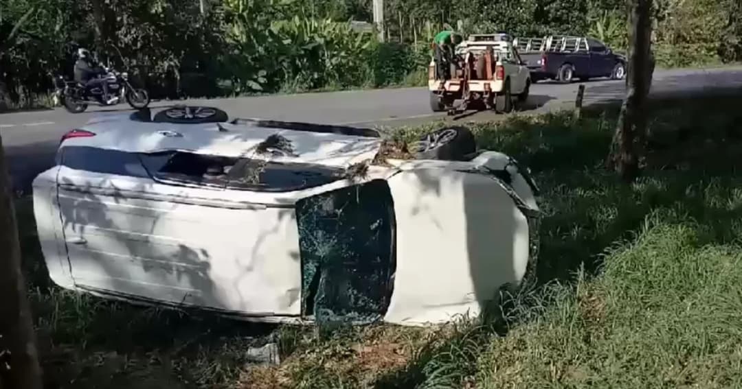 ระยอง “เสริมศักดิ์ การุญ” อดีต รมช.คลังพร้อมภรรยา ขับรถพลิกคว่ำอาการสาหัส