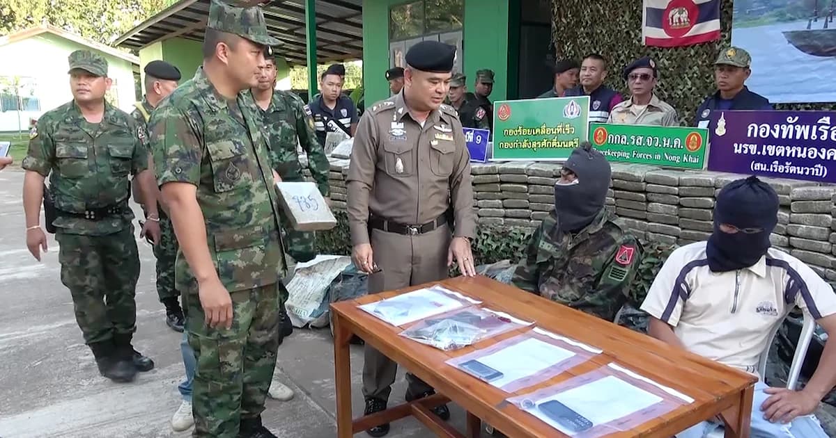 จับแก๊งยานรก ลอบขนกัญชา 785 แท่ง ข้ามโขงเข้าไทย มูลค่ากว่า 12 ล้าน