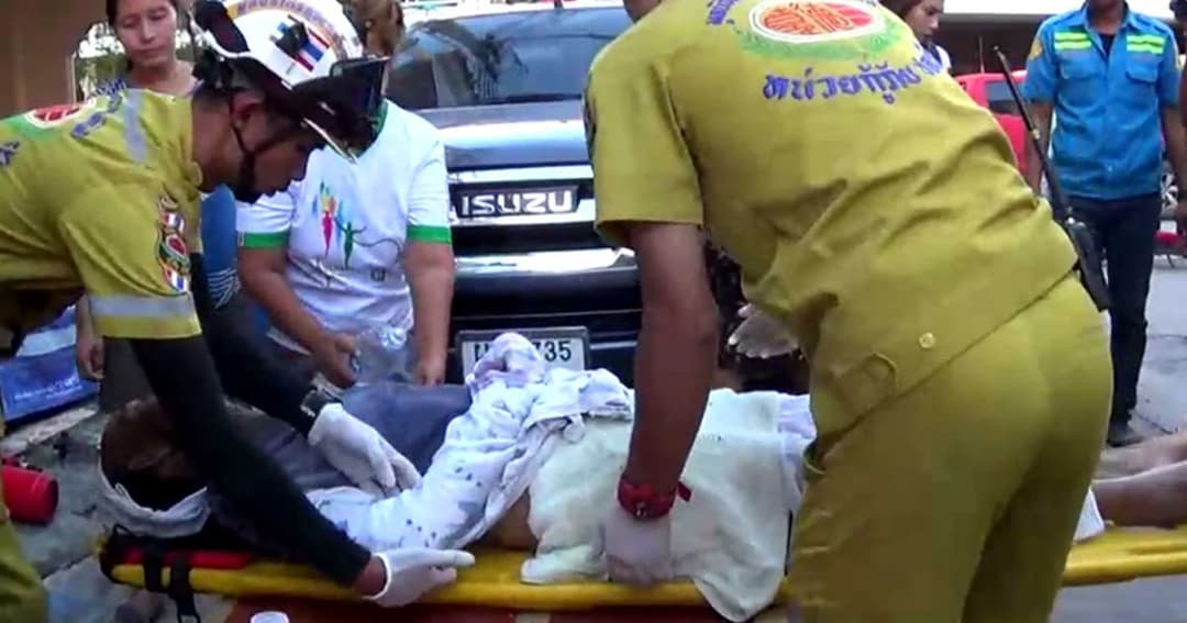 ลุงวัย 71 เคราะห์ร้าย จุดเตาแก๊สปรุงอาหาร แต่เกิดระเบิดไฟท่วมร่าง