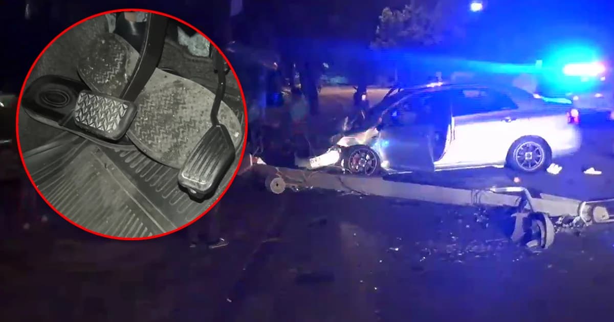 อุทาหรณ์! ถอดรองเท้าขับรถ เข้าไปติดเบรก พุ่งชนเสาไฟฟ้าหัก เจ็บ 3