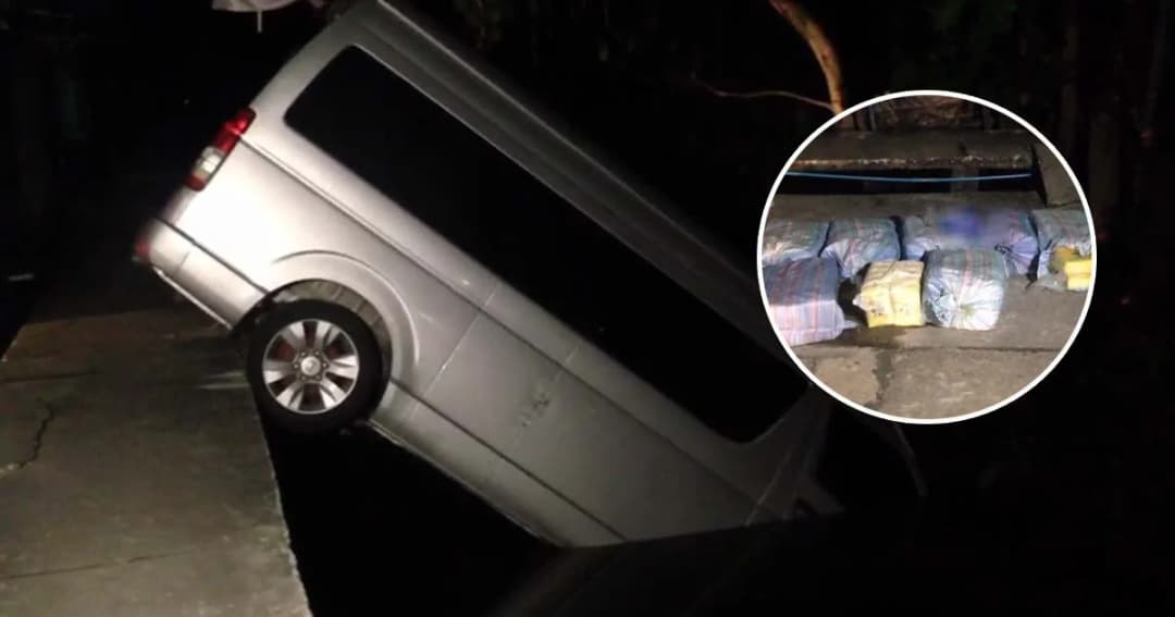 ซิ่งหนีสายตรวจทิ้งรถตกคลอง! เร่งจับคนขับรถตู้ขนยาบ้า 1.5 ล้านเม็ด