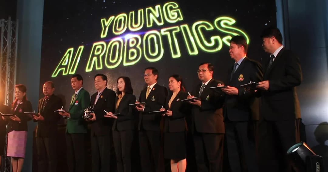 ม.กรุงเทพ จับมือกองทุน ดร.สุพงษ์ จัดแคมป์หุ่นยนต์ AI กระจายความรู้อุดมศึกษาสู่มัธยม