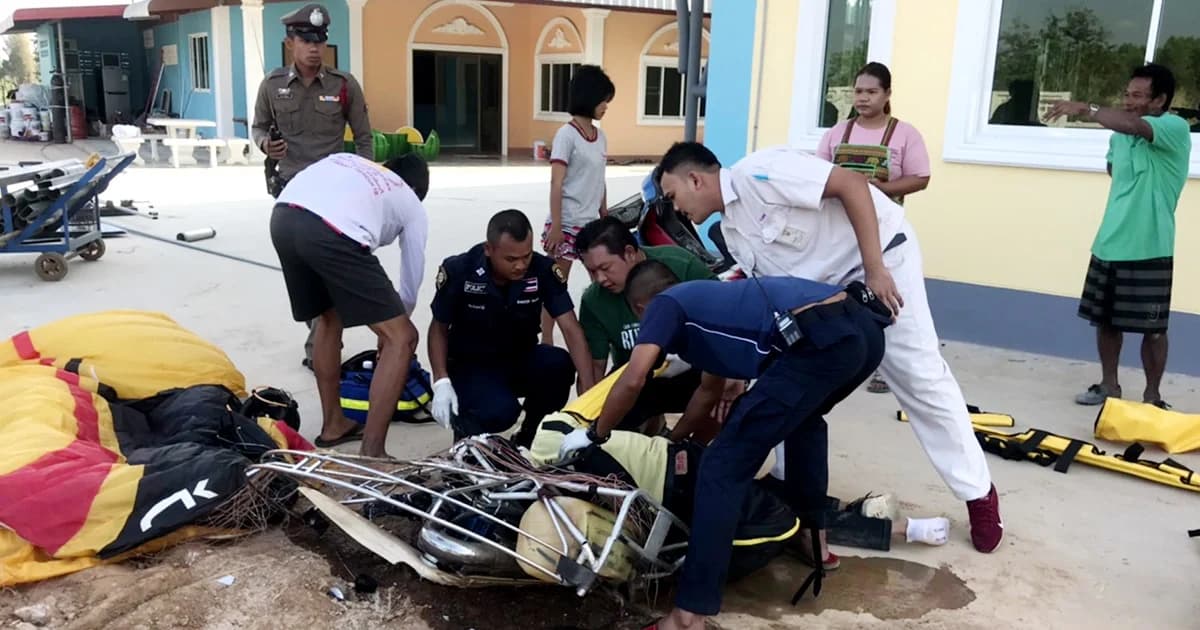 หนุ่มปราจีนฯ วัย 20 ทดลองบินพารามอเตอร์เครื่องตก เจ็บสาหัส