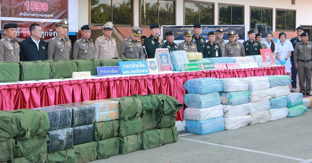 ขยายผลยึดยาบ้า 7 ล้านเม็ด ยาอี 3,600 เม็ด ซุกรถจอดทิ้งป่าละเมาะลำปาง