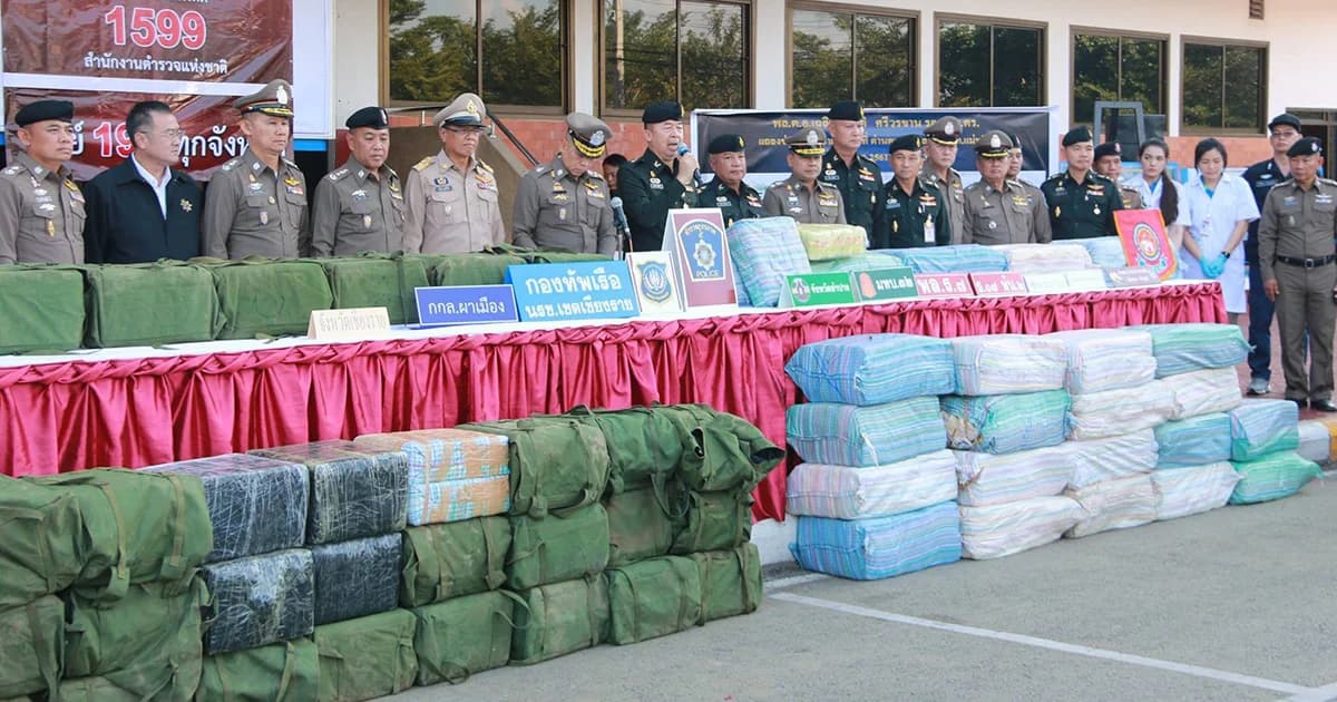 ขยายผลยึดยาบ้า 7 ล้านเม็ด ยาอี 3,600 เม็ด ซุกรถจอดทิ้งป่าละเมาะลำปาง