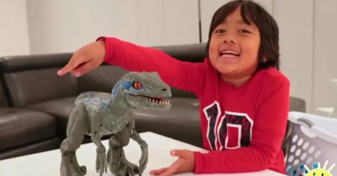 เด็ก 7 ขวบ ครองแชมป์ทำเงินจากยูทูบ 720 ล้านบาท