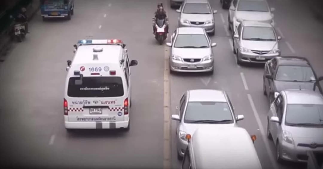 กองปราบเตือน หากเจตนาขวางรถพยาบาล จนผู้ป่วยต้องเสียชีวิต ส่อโดนข้อหาฆ่าผู้อื่น