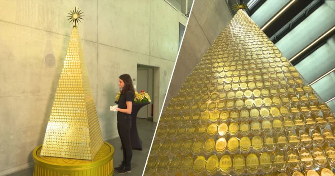 อลังการ ! “ต้นคริสต์มาสทองคำ” แพงที่สุดในยุโรป มูลค่ากว่า 83 ล้านบาท