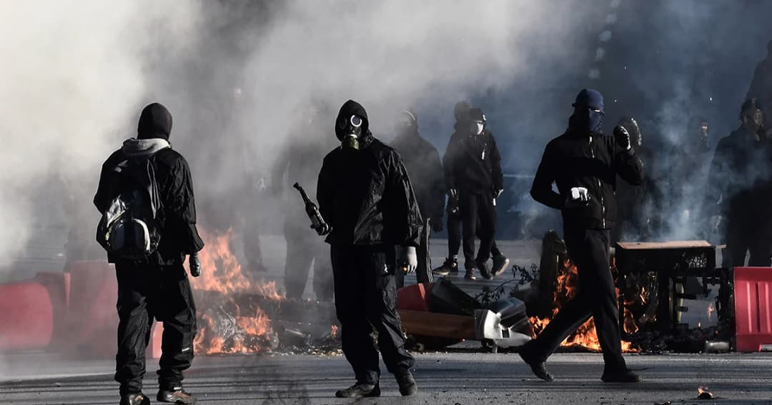 หวั่นเกิดจลาจลซ้ำ! กลุ่มเสื้อกั๊กเหลืองต่อต้านรัฐบาล ประท้วงใหญ่กลางกรุงปารีส วันนี้