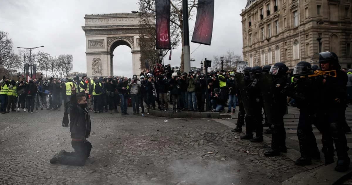 ชัตดาวน์ฝรั่งเศส จับม็อบกว่า 1,700 คน “ทรัมป์” โผล่จวกข้อตกลงปารีส