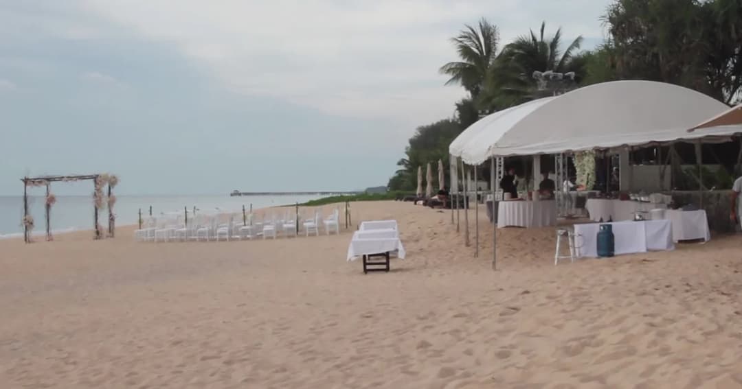 สั่งรื้อเต็นท์งานแต่ง-ซุ้มนวดแผนไทย รุกชายหาดสาธารณะ เมืองพังงา