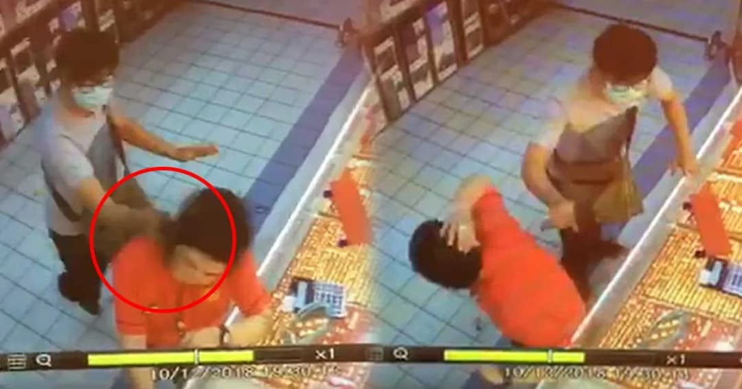 โจรแสบควงปืนบีบีกันตบหัว พนง.ร้านทอง ก่อนชิงทองกว่า 40 บาท หนีหาย